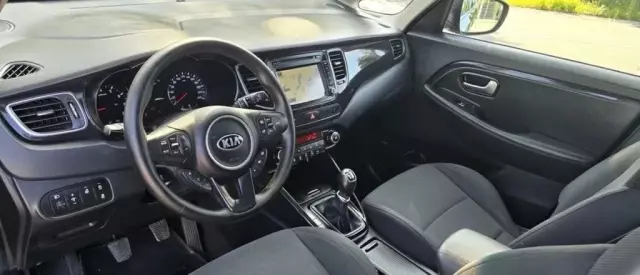 KIA Carens 