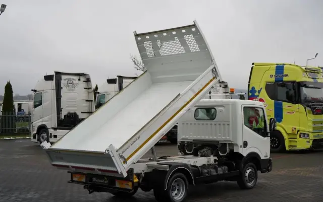 NISSAN CABSTAR  NT 400 / WYWROTKA TYLNOZSYPOWA / BLIŹNIAK / MANUAL / SPROWADZONY 