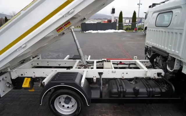 NISSAN CABSTAR  NT 400 / WYWROTKA TYLNOZSYPOWA / BLIŹNIAK / MANUAL / SPROWADZONY 