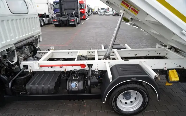 NISSAN CABSTAR  NT 400 / WYWROTKA TYLNOZSYPOWA / BLIŹNIAK / MANUAL / SPROWADZONY 