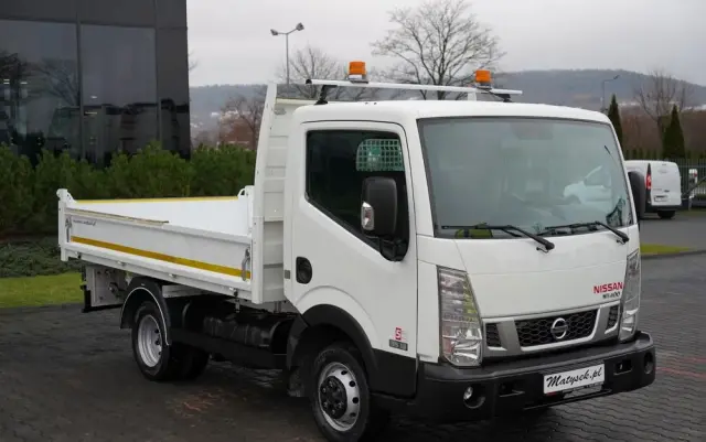 NISSAN CABSTAR  NT 400 / WYWROTKA TYLNOZSYPOWA / BLIŹNIAK / MANUAL / SPROWADZONY 