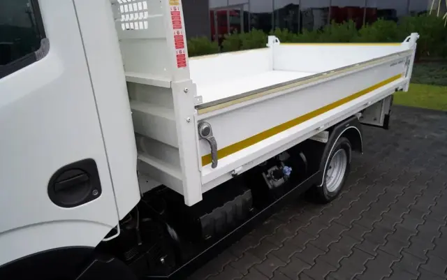 NISSAN CABSTAR  NT 400 / WYWROTKA TYLNOZSYPOWA / BLIŹNIAK / MANUAL / SPROWADZONY 