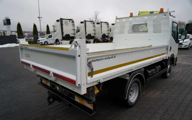 NISSAN CABSTAR  NT 400 / WYWROTKA TYLNOZSYPOWA / BLIŹNIAK / MANUAL / SPROWADZONY 