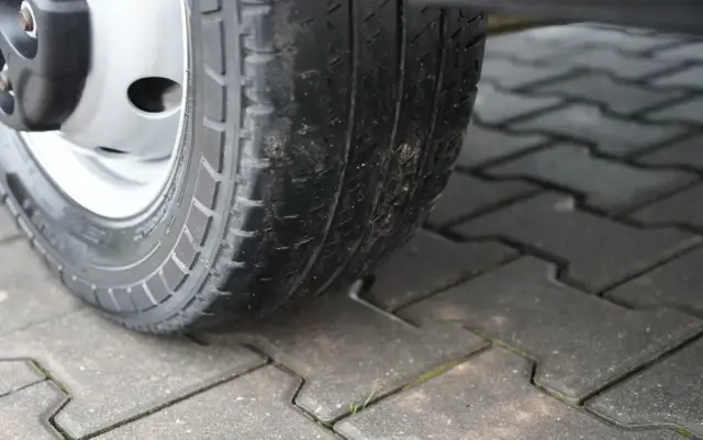 NISSAN CABSTAR  NT 400 / WYWROTKA TYLNOZSYPOWA / BLIŹNIAK / MANUAL / SPROWADZONY 