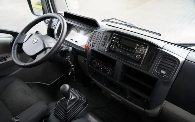 NISSAN CABSTAR  NT 400 / WYWROTKA TYLNOZSYPOWA / BLIŹNIAK / MANUAL / SPROWADZONY 