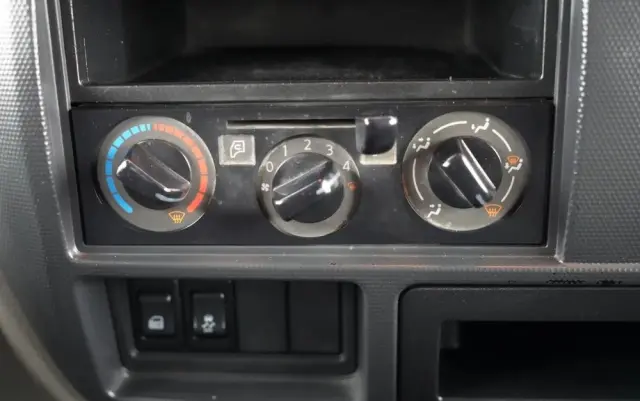 NISSAN CABSTAR  NT 400 / WYWROTKA TYLNOZSYPOWA / BLIŹNIAK / MANUAL / SPROWADZONY 