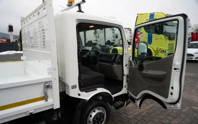 NISSAN CABSTAR  NT 400 / WYWROTKA TYLNOZSYPOWA / BLIŹNIAK / MANUAL / SPROWADZONY 