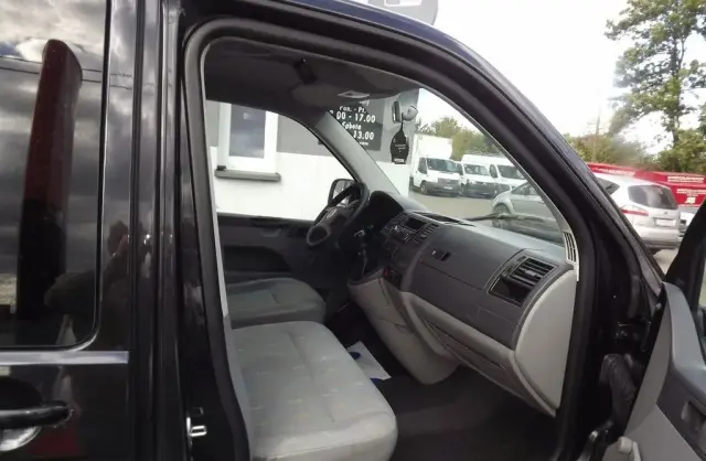 VOLKSWAGEN TRANSPORTER 