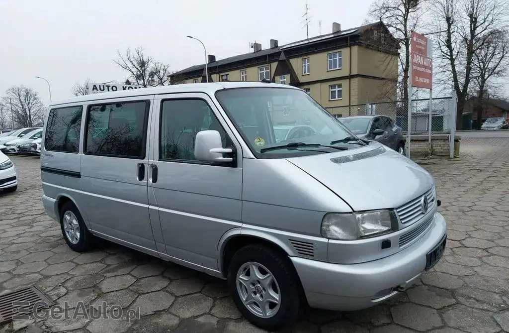 VOLKSWAGEN Multivan 