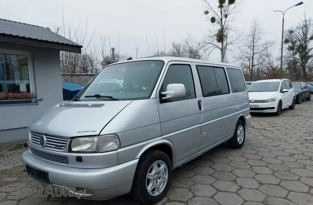 VOLKSWAGEN Multivan 