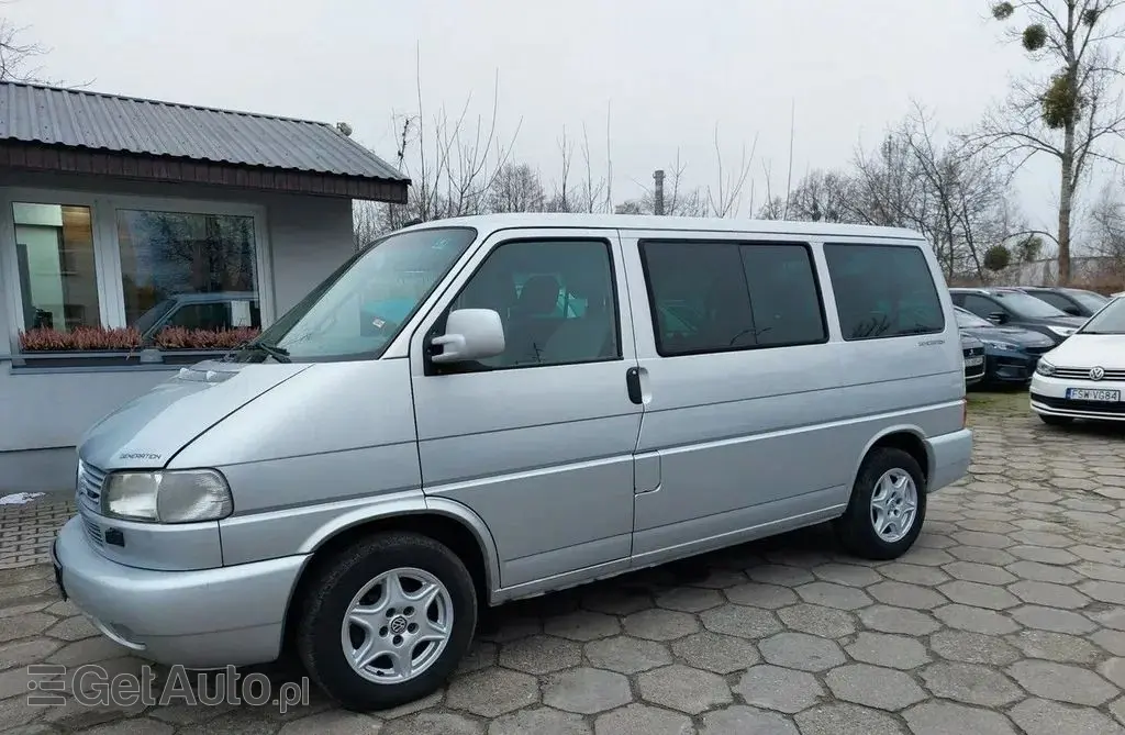 VOLKSWAGEN Multivan 