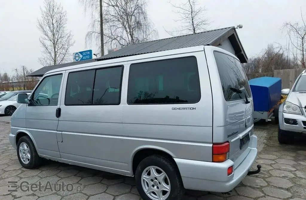 VOLKSWAGEN Multivan 
