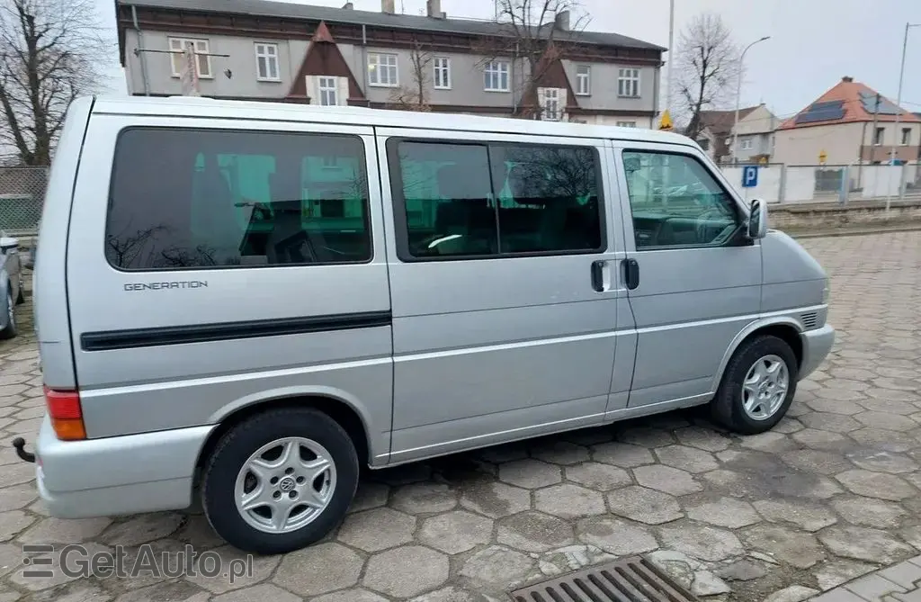 VOLKSWAGEN Multivan 