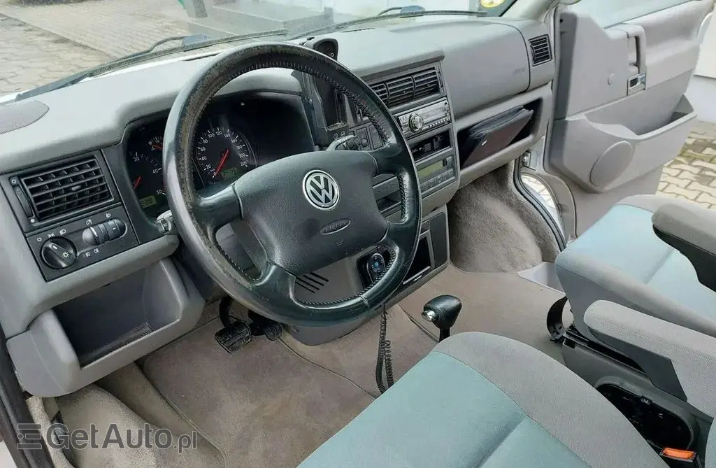 VOLKSWAGEN Multivan 