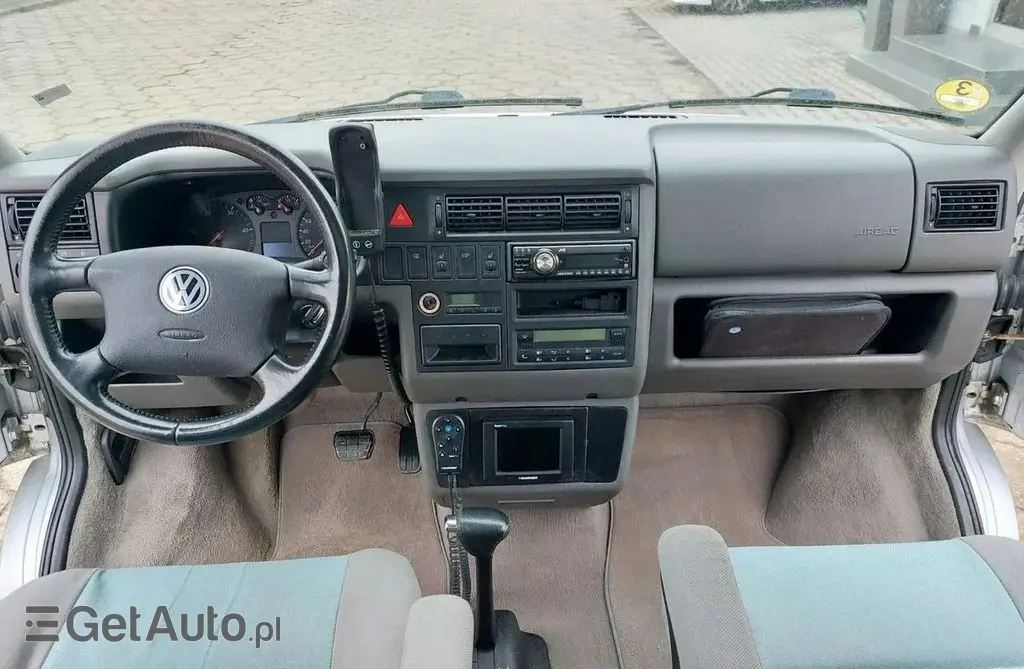 VOLKSWAGEN Multivan 