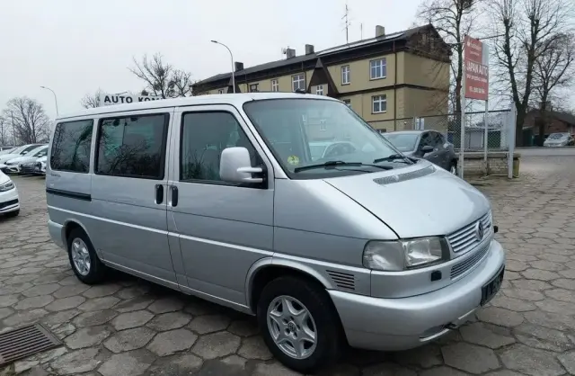 VOLKSWAGEN Multivan 
