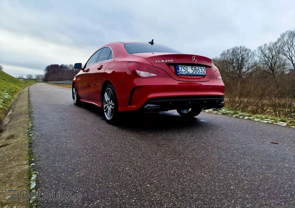 MERCEDES-BENZ CLA 250 4-Matic