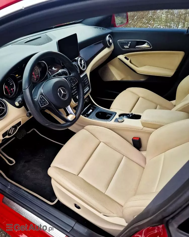 MERCEDES-BENZ CLA 250 4-Matic