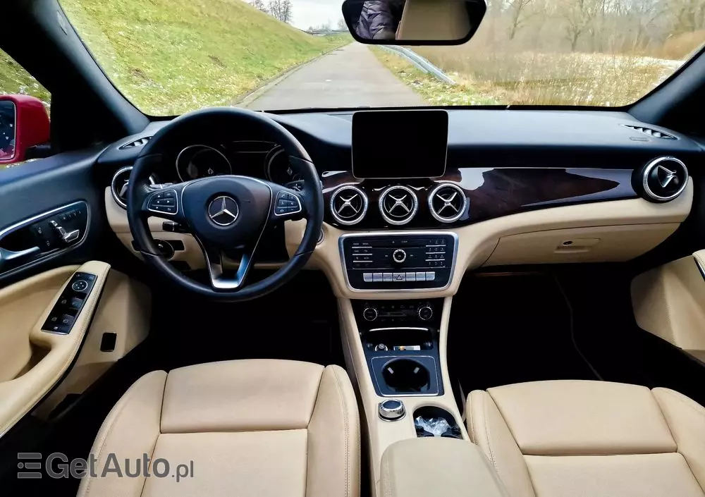 MERCEDES-BENZ CLA 250 4-Matic