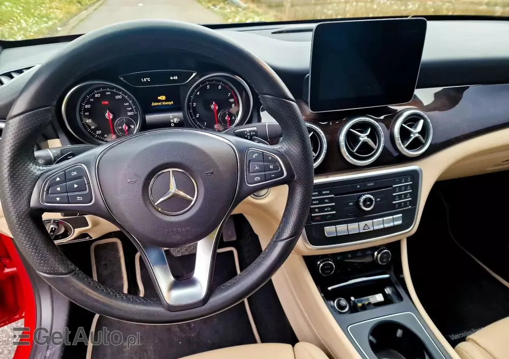 MERCEDES-BENZ CLA 250 4-Matic