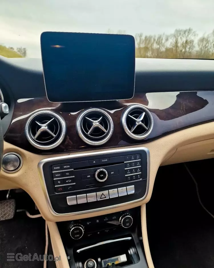 MERCEDES-BENZ CLA 250 4-Matic