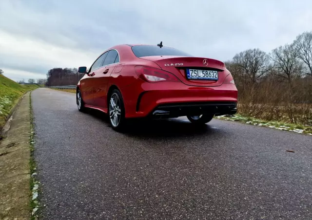 MERCEDES-BENZ CLA 250 4-Matic