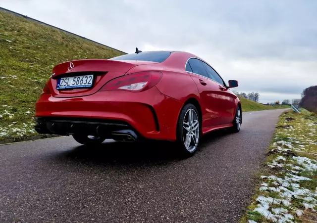 MERCEDES-BENZ CLA 250 4-Matic
