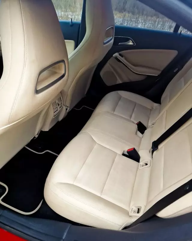 MERCEDES-BENZ CLA 250 4-Matic