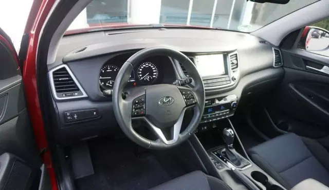 HYUNDAI Tucson 