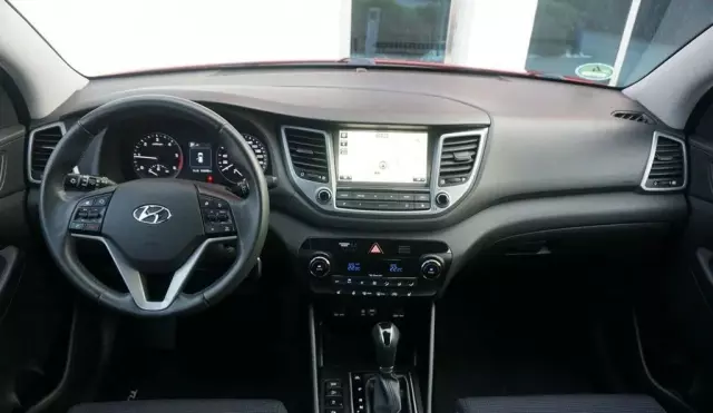 HYUNDAI Tucson 
