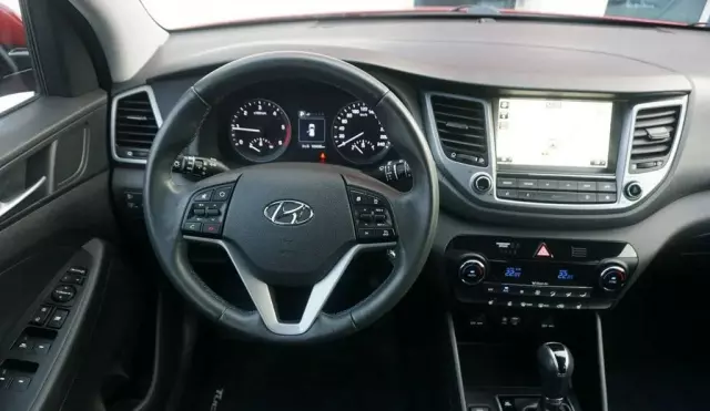 HYUNDAI Tucson 