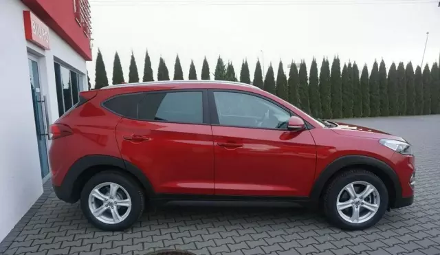 HYUNDAI Tucson 