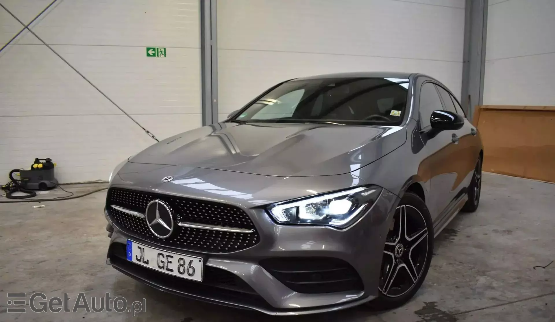 MERCEDES-BENZ CLA 200 Shooting Brake AMG Line
