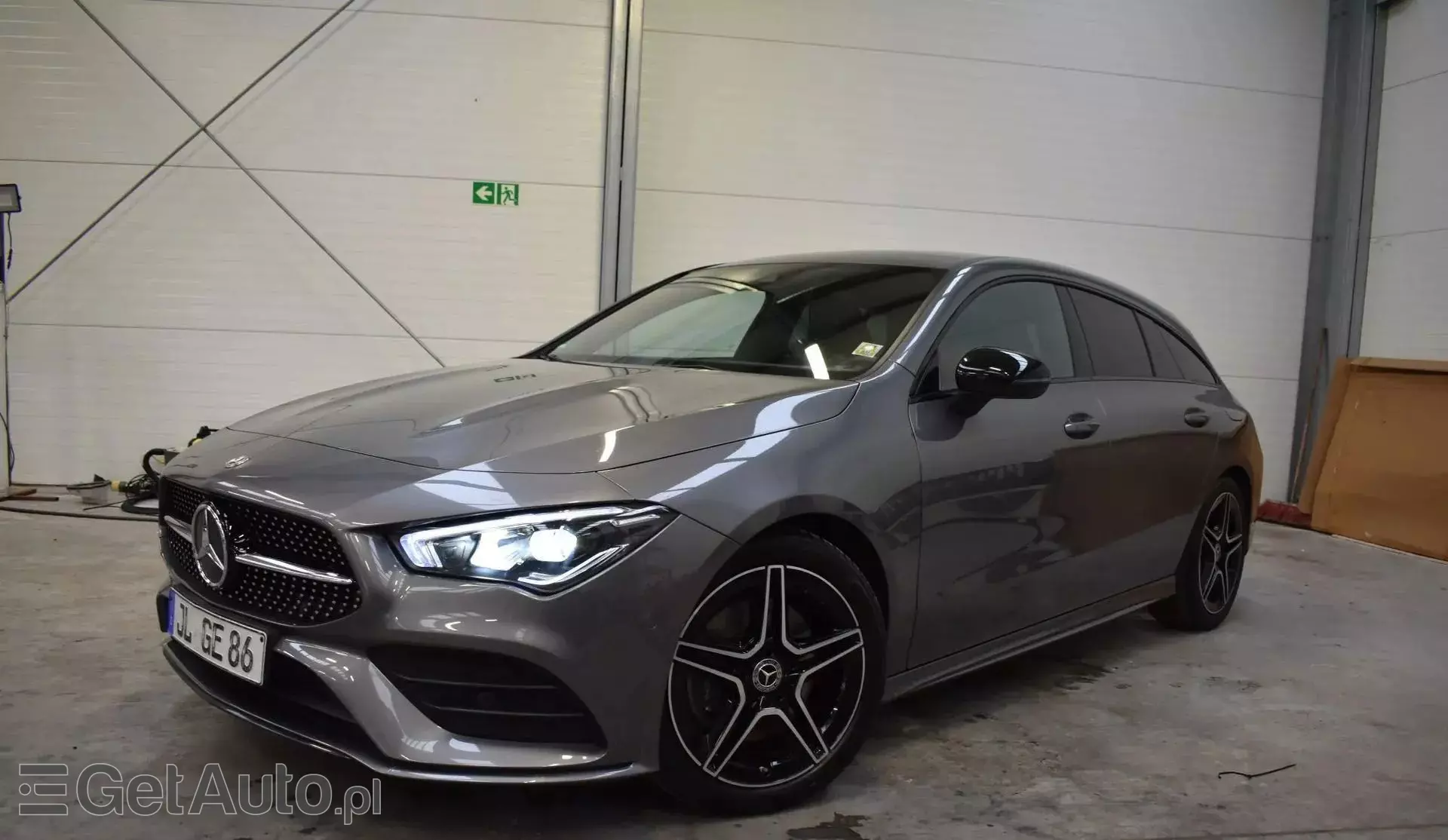 MERCEDES-BENZ CLA 200 Shooting Brake AMG Line
