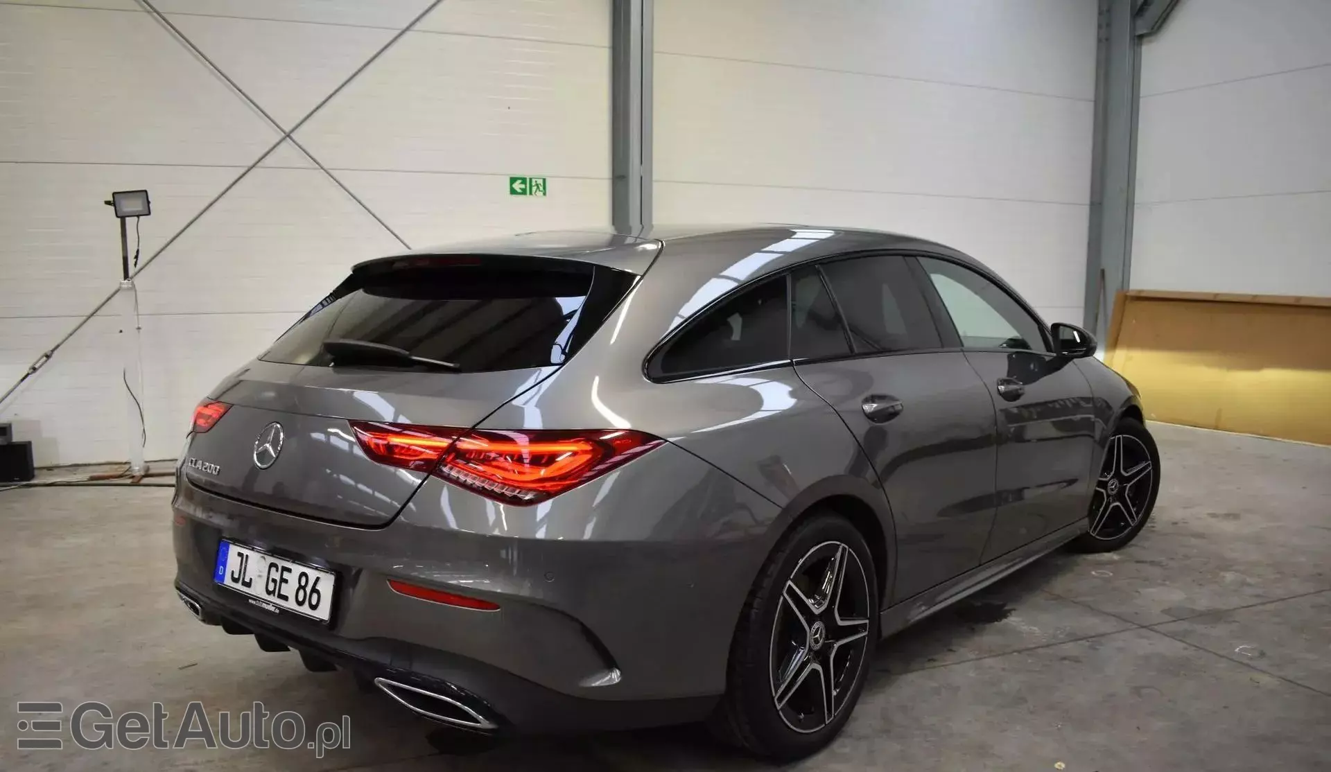 MERCEDES-BENZ CLA 200 Shooting Brake AMG Line