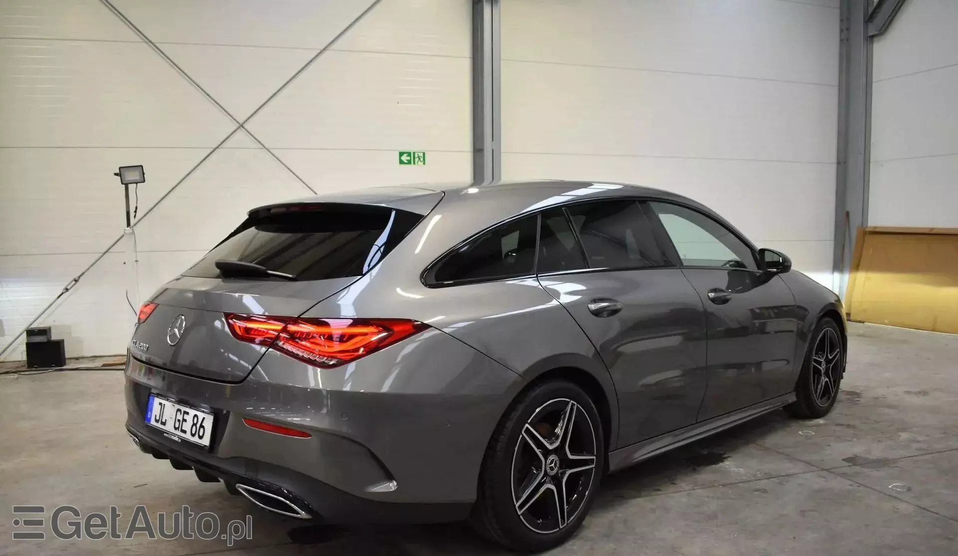 MERCEDES-BENZ CLA 200 Shooting Brake AMG Line