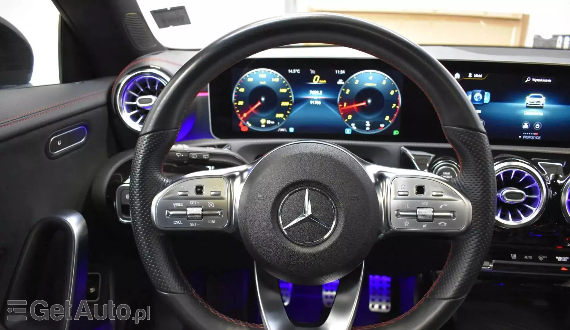 MERCEDES-BENZ CLA 200 Shooting Brake AMG Line