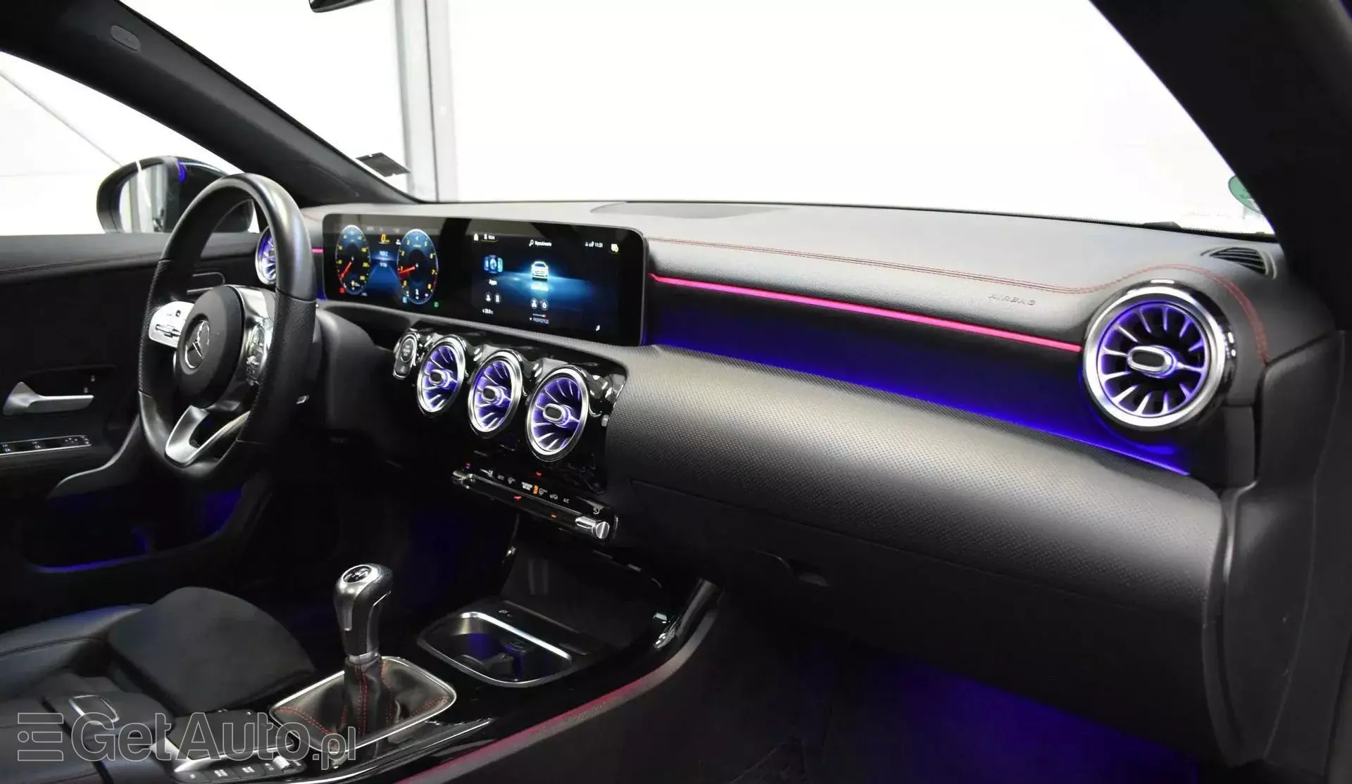 MERCEDES-BENZ CLA 200 Shooting Brake AMG Line