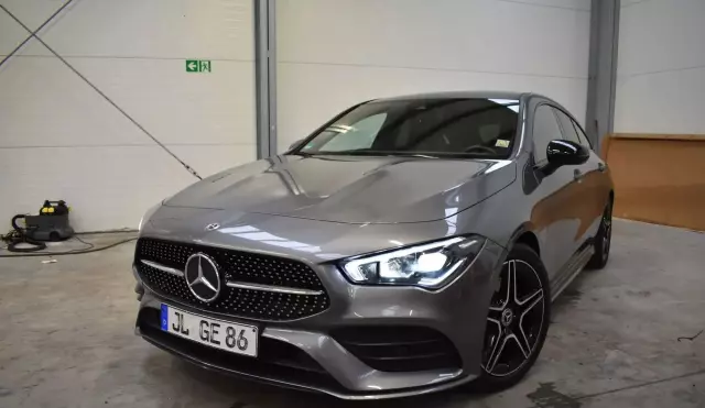 MERCEDES-BENZ CLA 200 Shooting Brake AMG Line