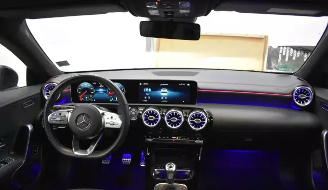 MERCEDES-BENZ CLA 200 Shooting Brake AMG Line