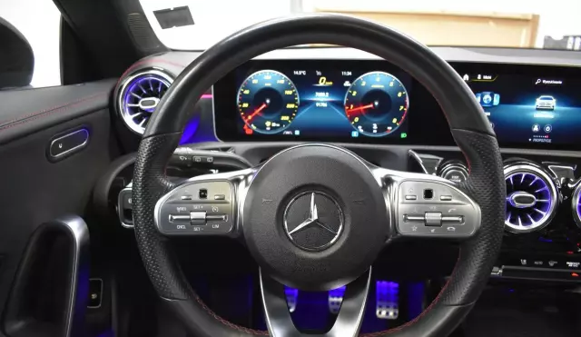 MERCEDES-BENZ CLA 200 Shooting Brake AMG Line