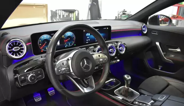 MERCEDES-BENZ CLA 200 Shooting Brake AMG Line