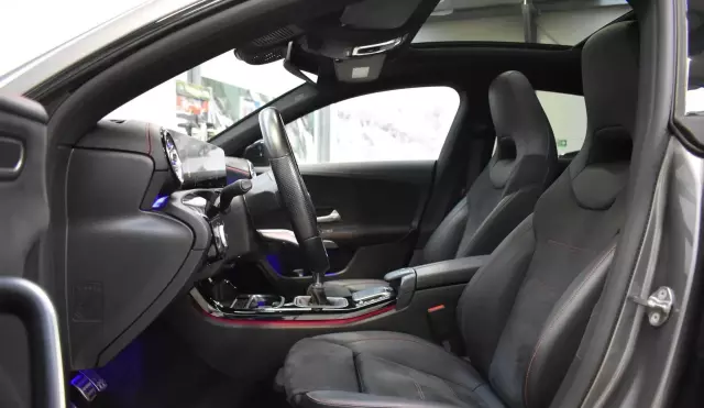 MERCEDES-BENZ CLA 200 Shooting Brake AMG Line