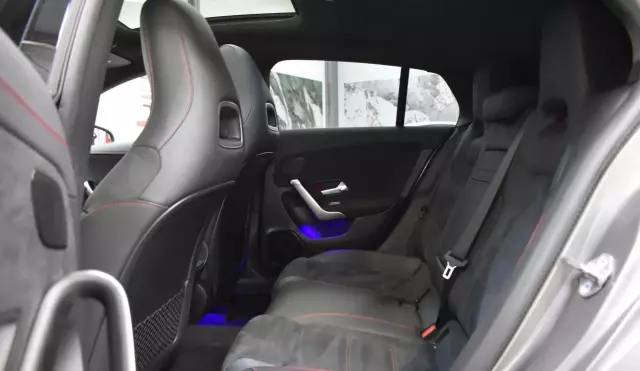 MERCEDES-BENZ CLA 200 Shooting Brake AMG Line