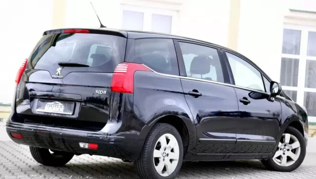 PEUGEOT 5008 1.6 BlueHDi Style 7os