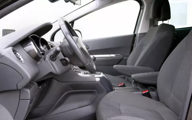 PEUGEOT 5008 1.6 BlueHDi Style 7os