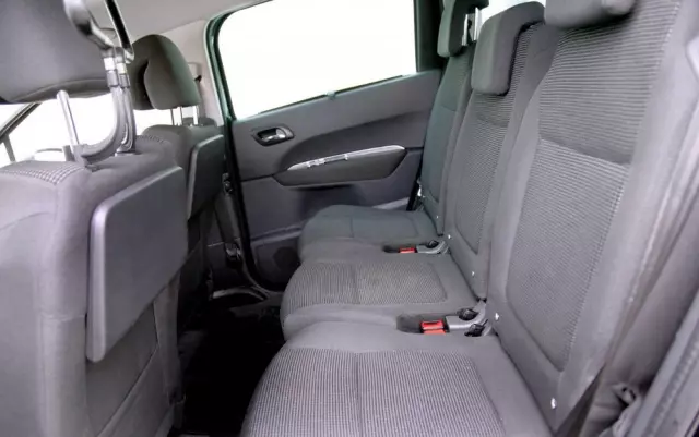 PEUGEOT 5008 1.6 BlueHDi Style 7os