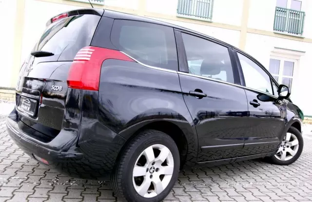 PEUGEOT 5008 1.6 BlueHDi Style 7os