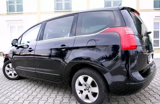 PEUGEOT 5008 1.6 BlueHDi Style 7os