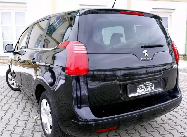 PEUGEOT 5008 1.6 BlueHDi Style 7os